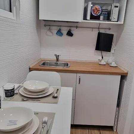 οίκος εω Apartamento Catânia