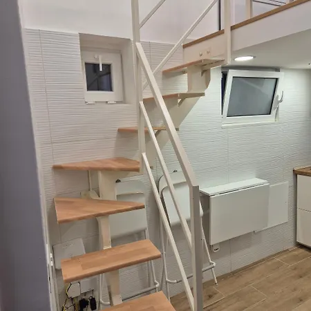 οίκος εω * Catania